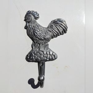 Farmhouse Rooster Wall Hook - Adorable!